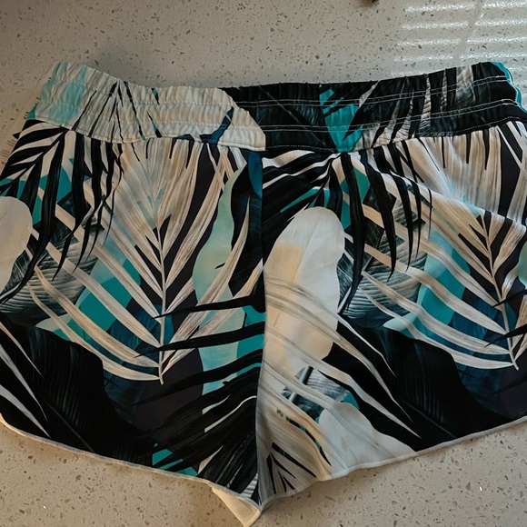 Athleta Tahitian tropical petal short - XXS NWT - Picture 2 of 5